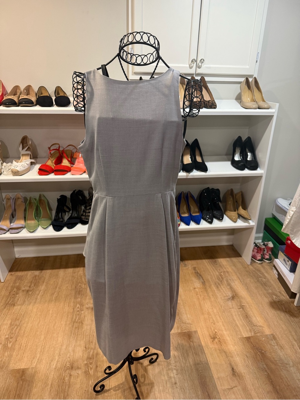 Banana Republic Sleeveless Gray Sheath Dress